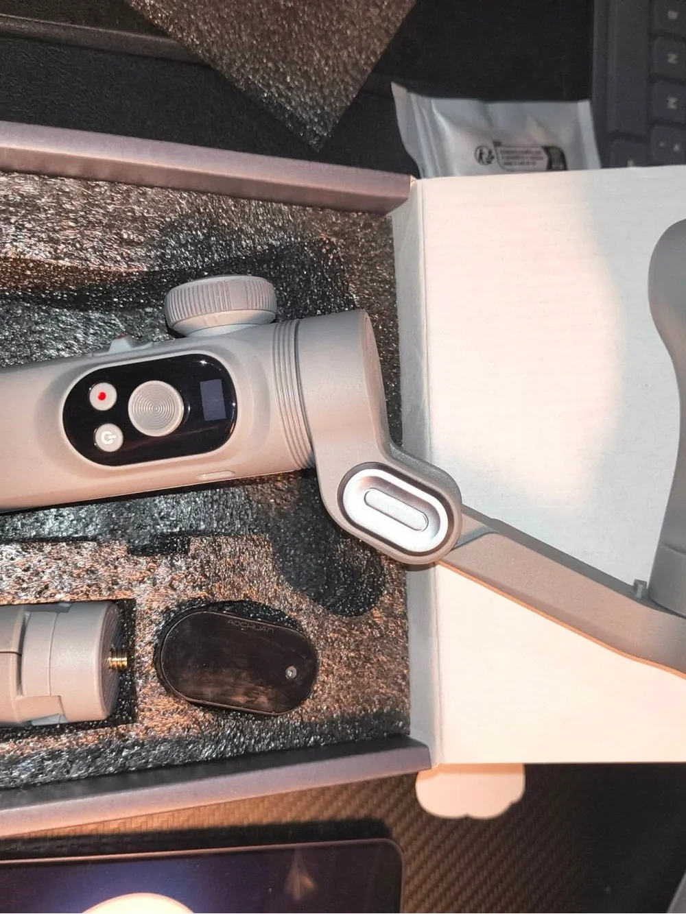 AOCHUAN iPhone Gimbal, 3-Axis Gimbal Stabilizer for Smartphone